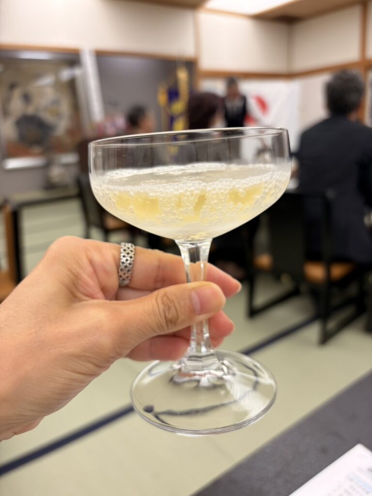 乾杯のグラス