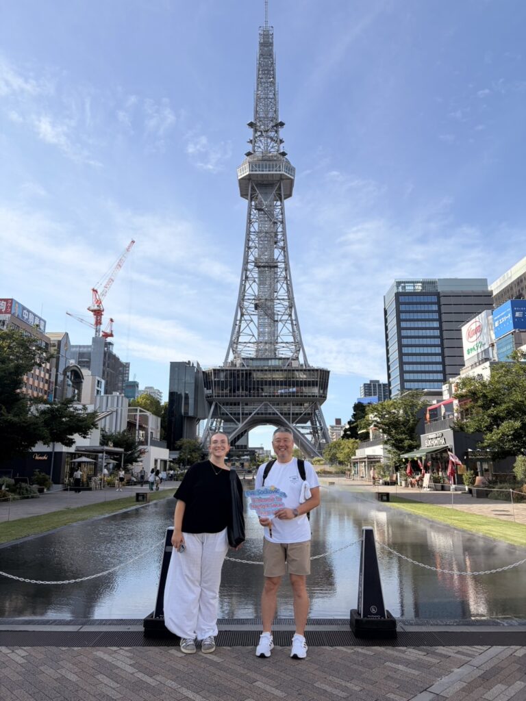 名古屋テレビ塔前で記念撮影