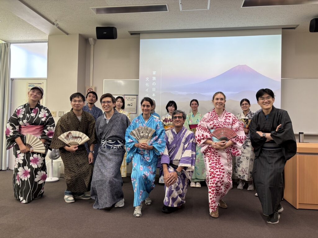 浴衣を着て文化イベントに参加した留学生ご家族
