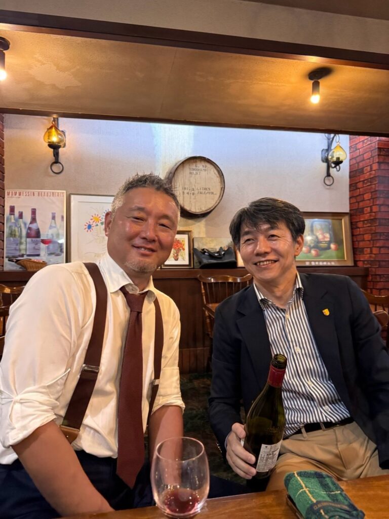 懇親の席での会員の様子